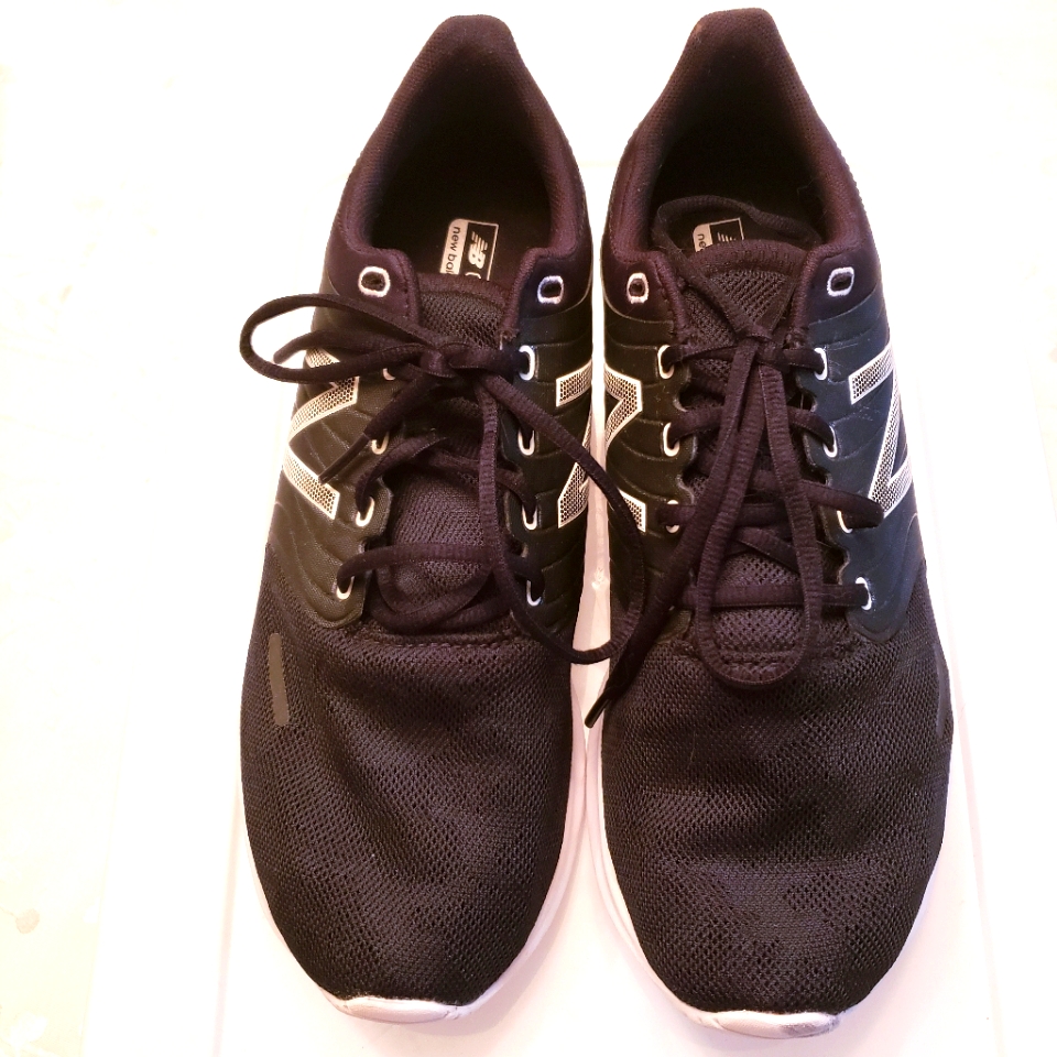 New Balance Black Sneakers Modern Design Breathable Comfort Size 11